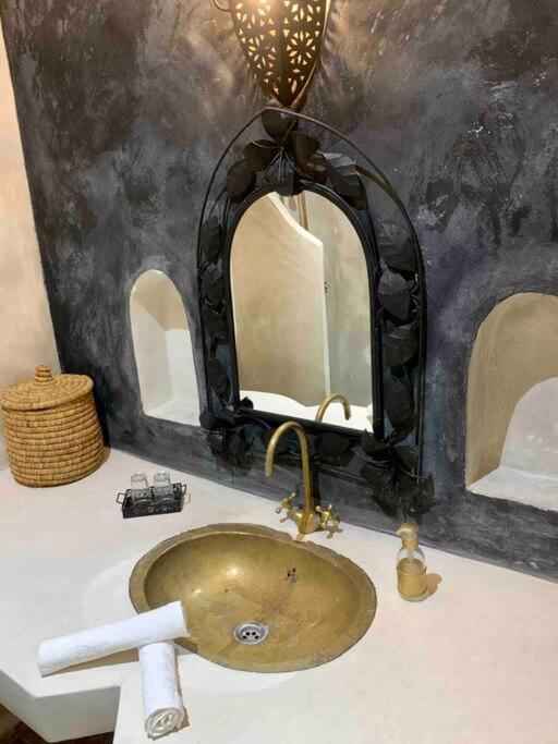 Riad Darna 4 Chambres Avec Piscine Et Petit Dejeuner Marrakesh Exterior photo